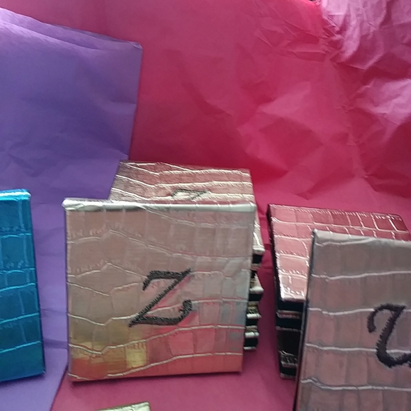 **FINAL PRICE Pictura Vintage Compact monogrammed mirrors. Letters added. - Picture 4 of 7